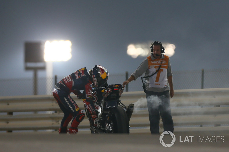 Якоб Ганіє, Honda World Superbike Team, біля пошкодженого мотоцикла