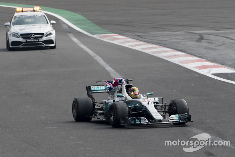 Lewis Hamilton, Mercedes-Benz F1 W08, festeggia il titolo di Campione del Mondo