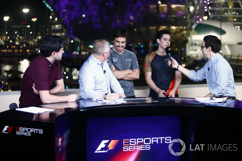 Cem Bolukbasi, Fernando Alonso, McLaren  in the E-Sports arena