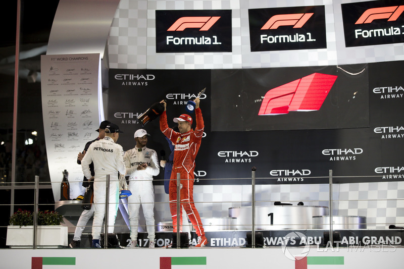 Podium : le vainqueur Valtteri Bottas, Mercedes AMG F1, le deuxième, place Lewis Hamilton, Mercedes AMG F1, le troisième, Sebastian Vettel