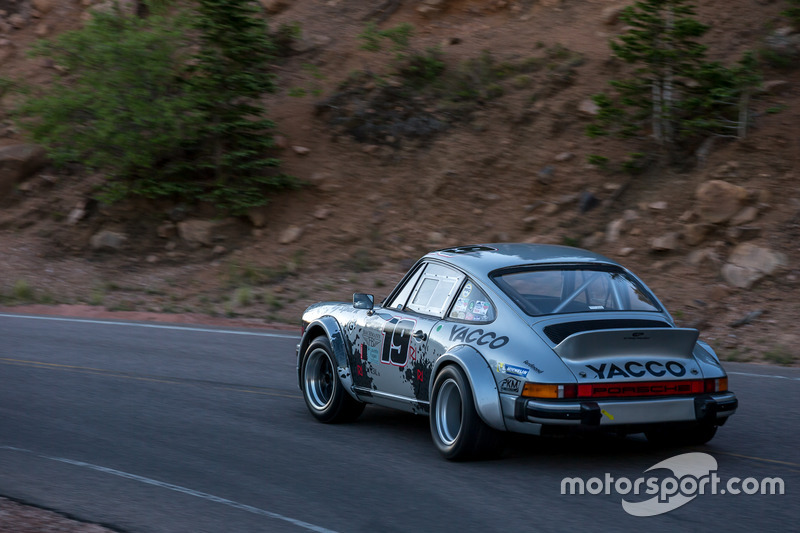 #19 Laure Many, Porsche 911 SC 3.0l Gr4