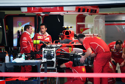 Ferrari SF70H nel garage