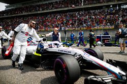 Sergey Sirotkin, Williams FW41 Mercedes, arrive sur la grille