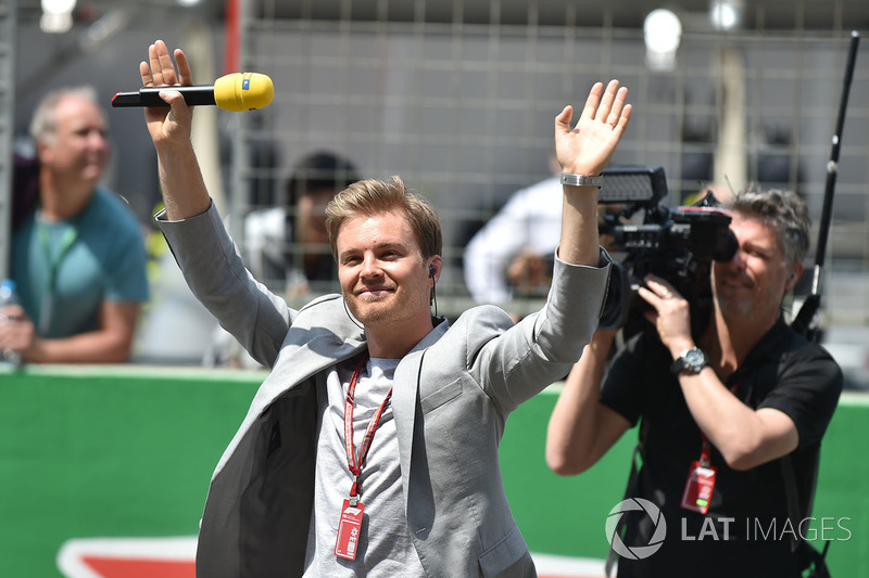 Nico Rosberg, Mercedes-Benz Embajador en la parrilla