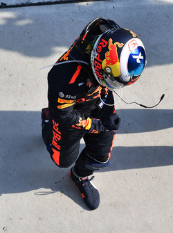 Ganador de la carrera Daniel Ricciardo, Red Bull Racing celebra en parc ferme