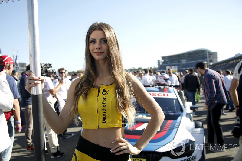 Грид-герл Тома Бломквиста, BMW Team RBM, BMW M4 DTM