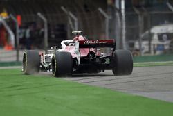 Charles Leclerc, Sauber C37, va largo