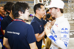 Pierre Gasly, Toro Rosso, celebrates 4th place with his team