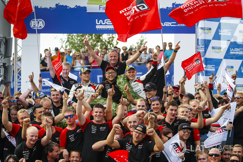 I vincitori Ott Tanak, Martin Järveoja, Toyota Yaris WRC, Toyota Gazoo Racing