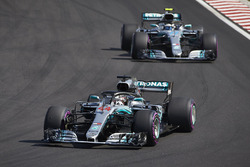 Lewis Hamilton, Mercedes AMG F1 W09, Valtteri Bottas, Mercedes AMG F1 W09