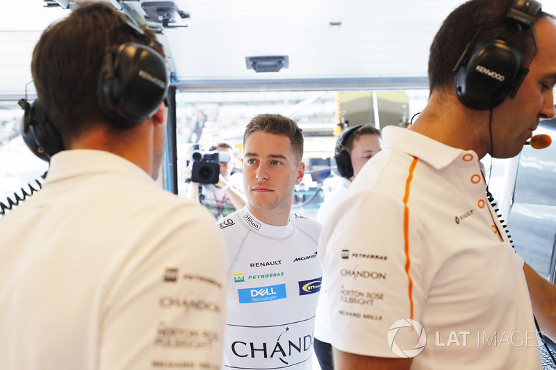 Stoffel Vandoorne, McLaren, with Matt Morris, Engineering Director, McLaren, in the garage