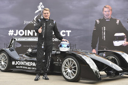 Mika Hakkinen, Caparo T1