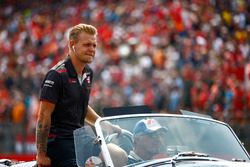 Kevin Magnussen, Haas F1 Team, in the drivers parade