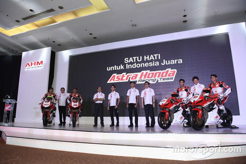 Awhin Sanjaya, Rheza Danica, Gerry Salim, Dimas Ekky, Andi Gilang dan Irfan Ardiansyah, Astra Honda Racing Team dan para petinggi PT Astra Honda Motor