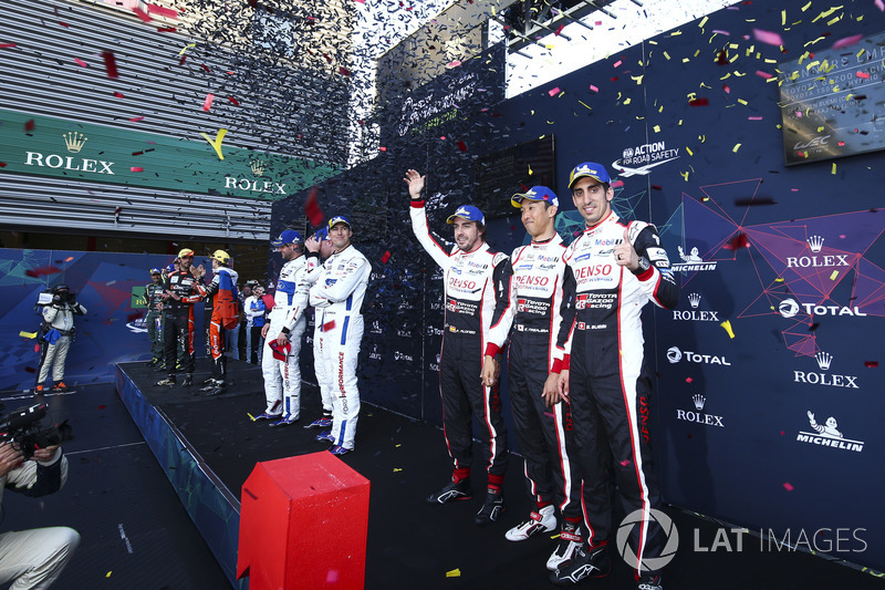 Yarış galibi Fernando Alonso, Sébastien Buemi, Kazuki Nakajima, Toyota Gazoo Racing