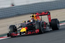 Daniil Kvyat, Red Bull Racing RB12 avec des instruments de mesure