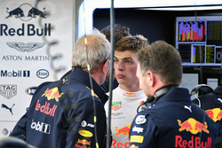 Спортивный консультант Red Bull Хельмут Марко и гонщик Red Bull Racing Макс Ферстаппен