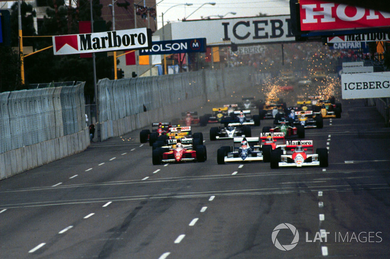 Gerhard Berger, Mclaren MP4/5B Honda, Jean Alesi, Tyrrell 018 Ford