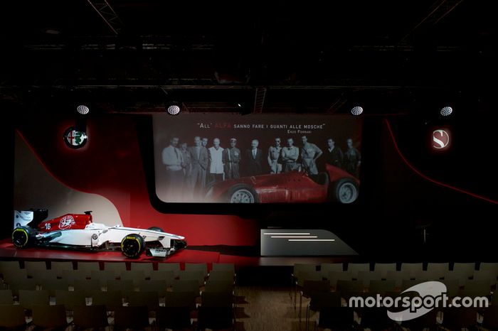Presentación de Alfa Romeo Sauber decoración