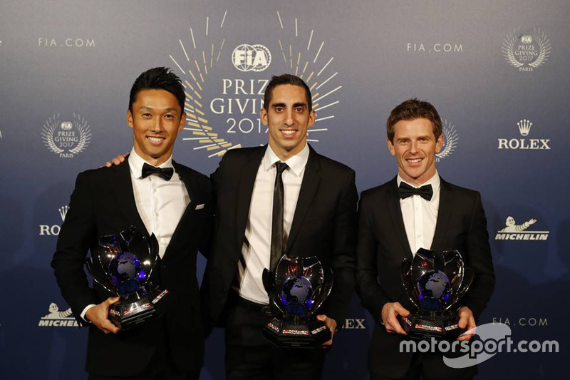 Kazuki Nakajima con Sebastien Buemi y Anthony Davidson