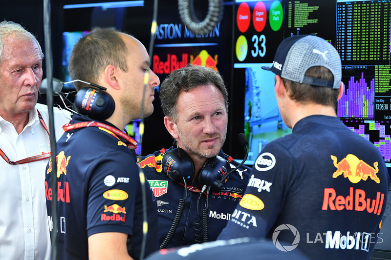 Gianpiero Lambiase, Red Bull Racing Race Engineer, Christian Horner, Red Bull Racing Team Principal and Max Verstappen, Red Bull Racing