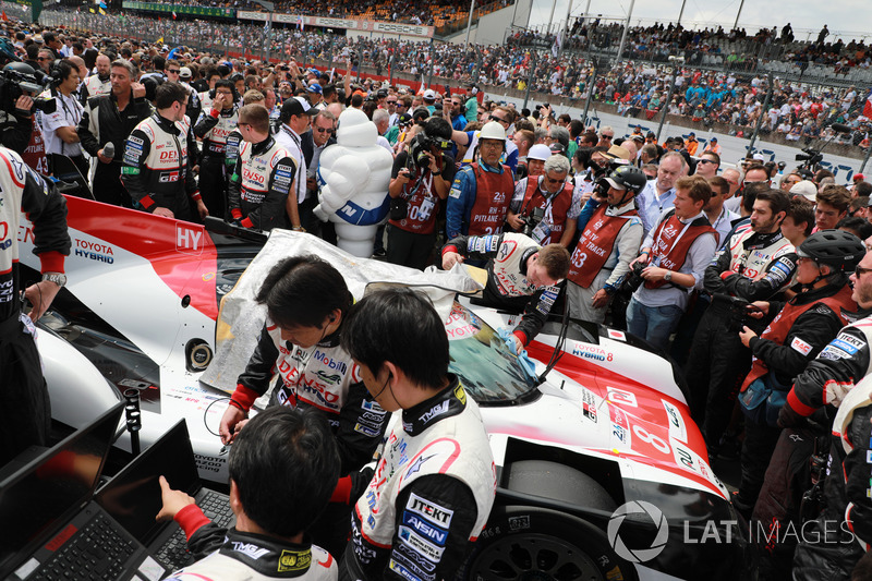#8 Toyota Gazoo Racing Toyota TS050: Sébastien Buemi, Kazuki Nakajima, Fernando Alonso