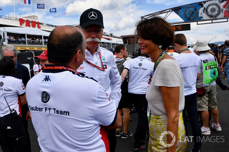 Frederic Vasseur, Sauber, Team Principal et Dr. Dieter Zetsche, PDG de Daimler, sur la grille