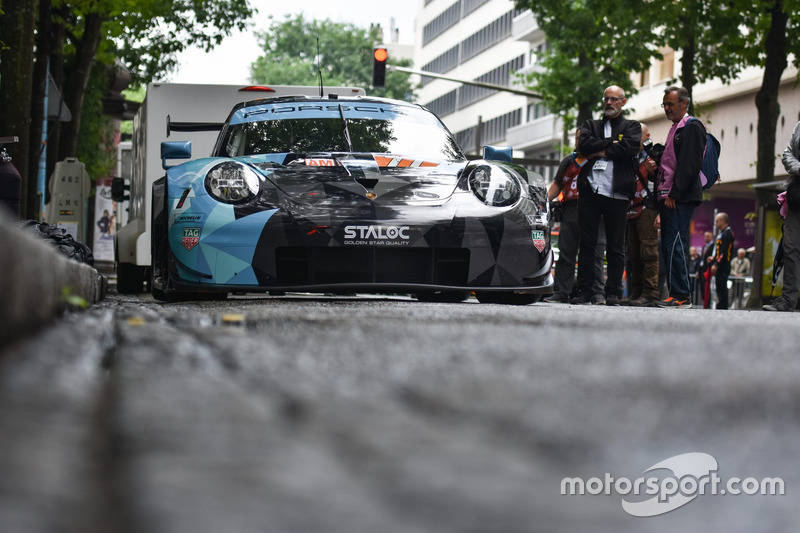 #77 Proton Competition Porsche 911 RSR