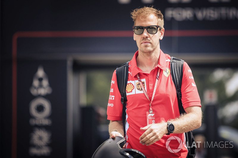 Sebastian Vettel: “Minha largada foi boa demais, e depois eu fiquei sem ter para onde ir. Foi meu erro. Tentei frear mais cedo e desviar, mas não tive espaço, nem aderência por estar tão perto dos carros à minha frente”