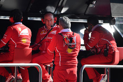 Jock Clear, Ferrari Chief Engineer and Maurizio Arrivabene, Ferrari Team Principal