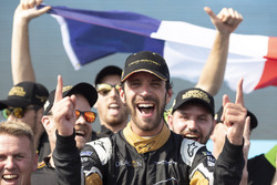 Jean-Eric Vergne, Techeetah, celebrates with his team on the podium