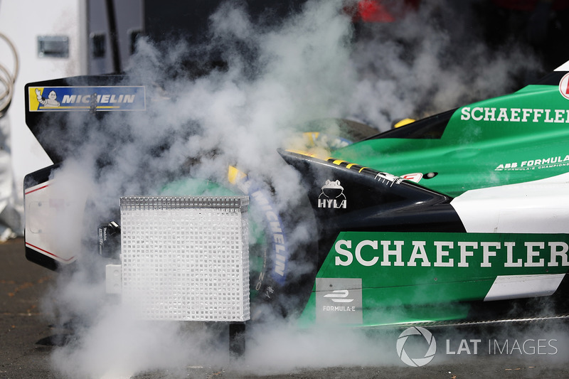 Dry Ice cools an Audi Sport ABT Schaeffler