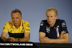 Bob Bell, Chief Technical Officer, Renault Sport F1 Team, and Andrew Green, Technical Director, Force India, in the Press Conference