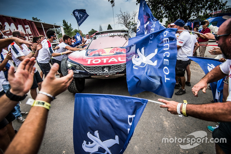 #303 Peugeot Sport Peugeot 3008 DKR: Carlos Sainz, Lucas Cruz