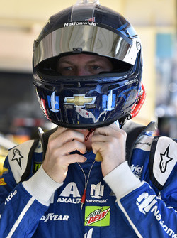 Dale Earnhardt Jr., Hendrick Motorsports Chevrolet and Trevor Bayne, Roush Fenway Racing Ford