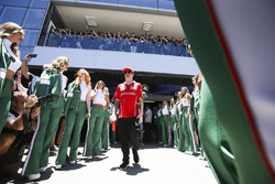 Kimi Raikkonen, Ferrari, nella drivers parade