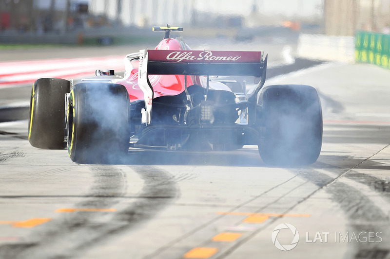 Charles Leclerc, Sauber C37 fait un burnout
