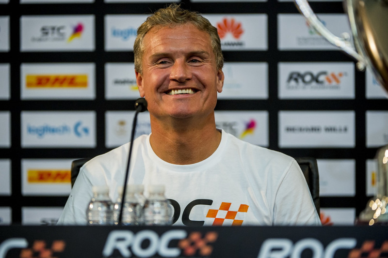 El ganador David Coulthard en la rueda de prensa