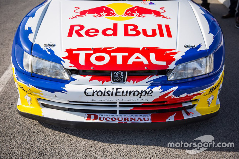 L'avant de la Peugeot 306 Maxi, Sébastien Loeb Racing