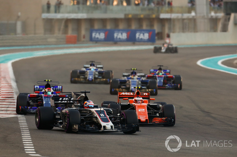 Romain Grosjean, Haas F1 Team VF-17, Stoffel Vandoorne, McLaren MCL32, Pierre Gasly, Scuderia Toro R