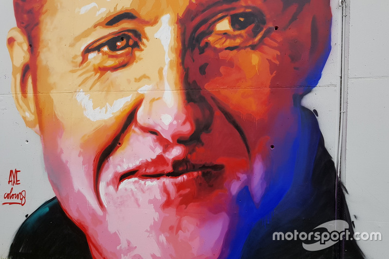 Termasuk potret sang legenda, Michael Schumacher