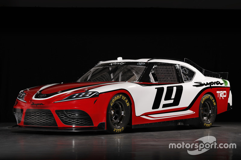 Автомобиль Toyota Supra 2019 года для чемпионата NASCAR Xfinity