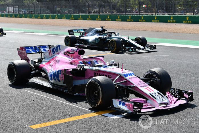 Sergio Pérez, Force India VJM11 practica una salida de la parrilla