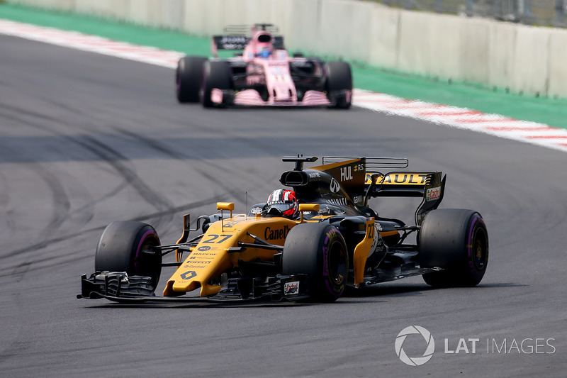 Nico Hulkenberg, Renault Sport F1 Team RS17, Sergio Perez, Sahara Force India F1 VJM10