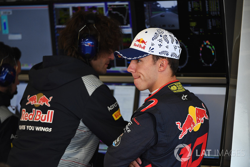 Pierre Gasly, Scuderia Toro Rosso and Marco Matassa, Scuderia Toro Rosso Race Engineer