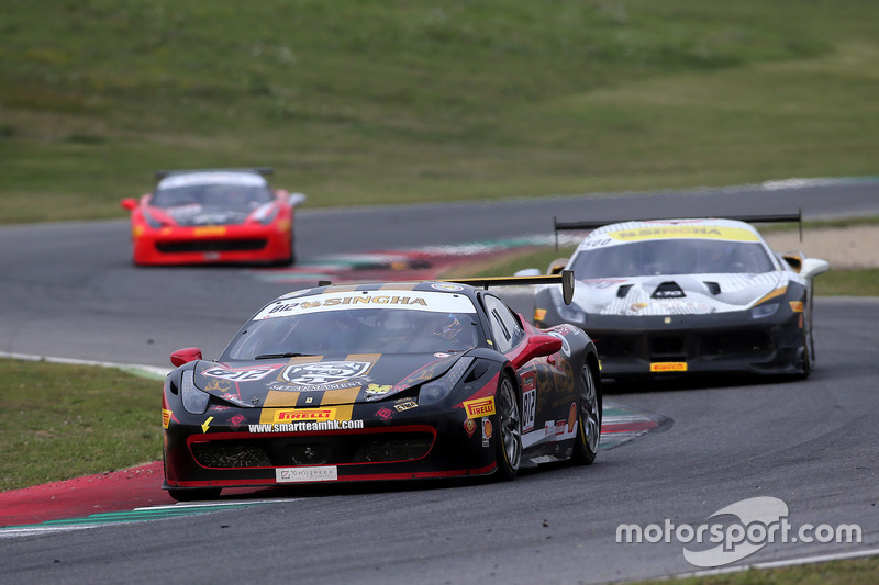 #812 Cornes Osaka Ferrari 458: Sky Chen