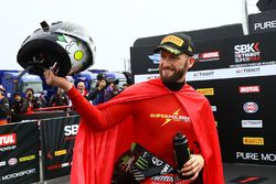 Tom Sykes, Kawasaki Racing se lleva la pole