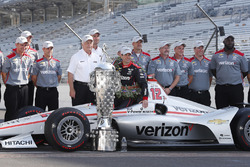 Race winner Will Power, Team Penske Chevrolet