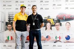 INFINITI Engineering Academy Gewinner Daniel Sanham mit Nico Hülkenberg