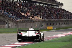 #2 Porsche Team Porsche 919 Hybrid: Timo Bernhard, Earl Bamber, Brendon Hartley